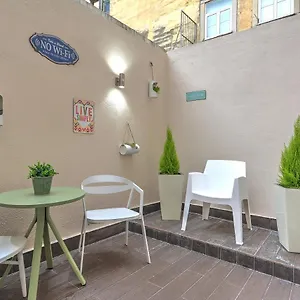 Traditional With A Terrace, Ac And Fast Internet Appartement Lisboa